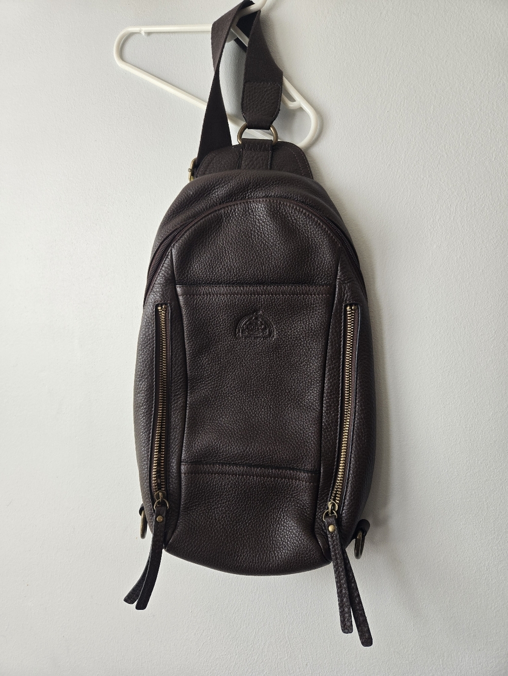 Dopp Brown Leather Sling Bag